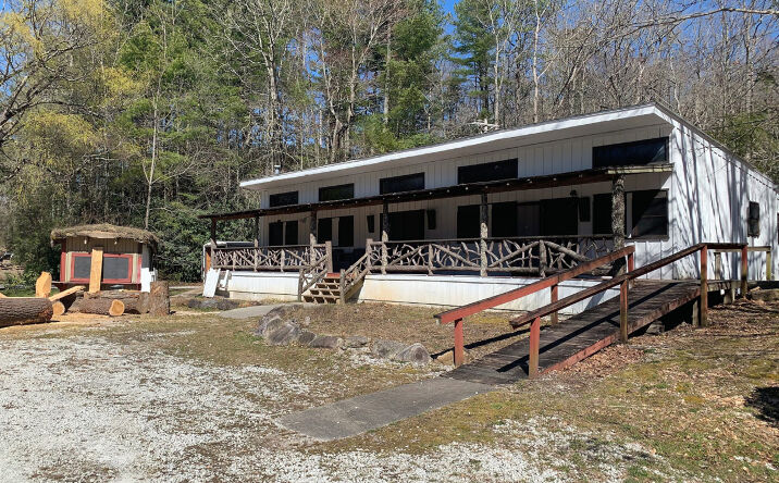 Pictures of Retail property located at 16775 Rosman Hwy, Lake Toxaway, NC 28747 for lease - image #1
