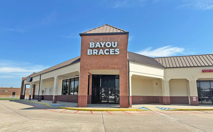 Pictures of Retail property located at 140-164 Belle Terre Blvd, Laplace, LA 70068 for lease - image #1