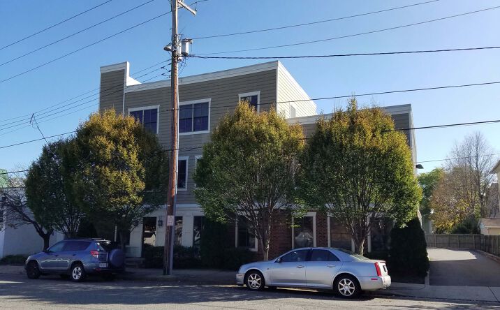 Pictures of Office property located at 308 Wolfe St, Fredericksburg, VA 22401 for lease - image #1