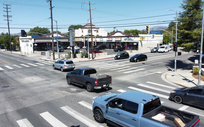Pictures of Retail property located at 8707 Lindley Ave, Northridge, CA 91325 for lease - image #1