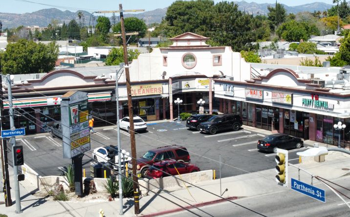 Pictures of Retail property located at 8707 Lindley Ave, Northridge, CA 91325 for lease - image #1