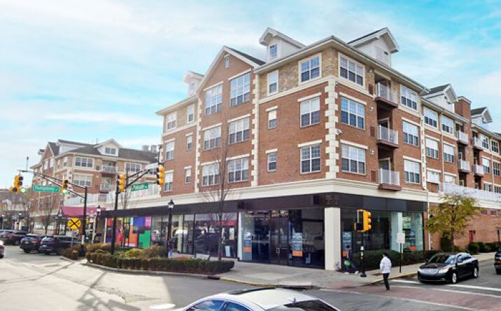 Pictures of Retail property located at 30 W Palisade Ave, Englewood, NJ 07631 for lease - image #1
