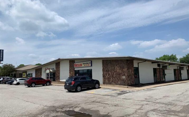 Pictures of Retail property located at 485 AVENUE OF THE CITIES, East Moline, IL 61244 for lease - image #1