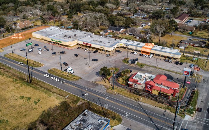 Pictures of Retail property located at 6721 Main Street, Hitchcock, TX 77563 for lease - image #1