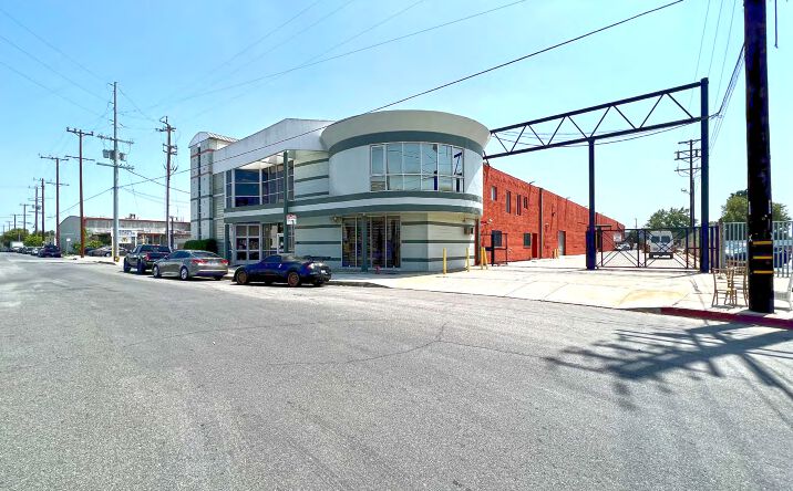 Pictures of Office, Industrial property located at 16730 Schoenborn St, Los Angeles, CA 91343 for lease - image #1