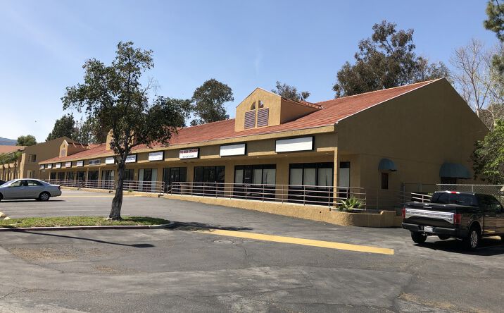 Pictures of Retail, Office, Restaurant property located at 25850 Tournament Rd, Santa Clarita, CA 91355 for lease - image #1