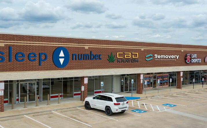 Pictures of Retail property located at 9930 Katy Fwy, Houston, TX 77055 for lease - image #1