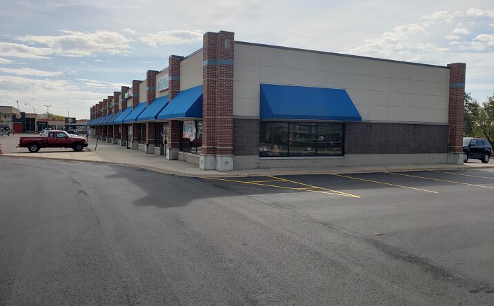 Pictures of Retail, Restaurant property located at 31 N Benton Dr, Sauk Rapids, MN 56379 for lease - image #1