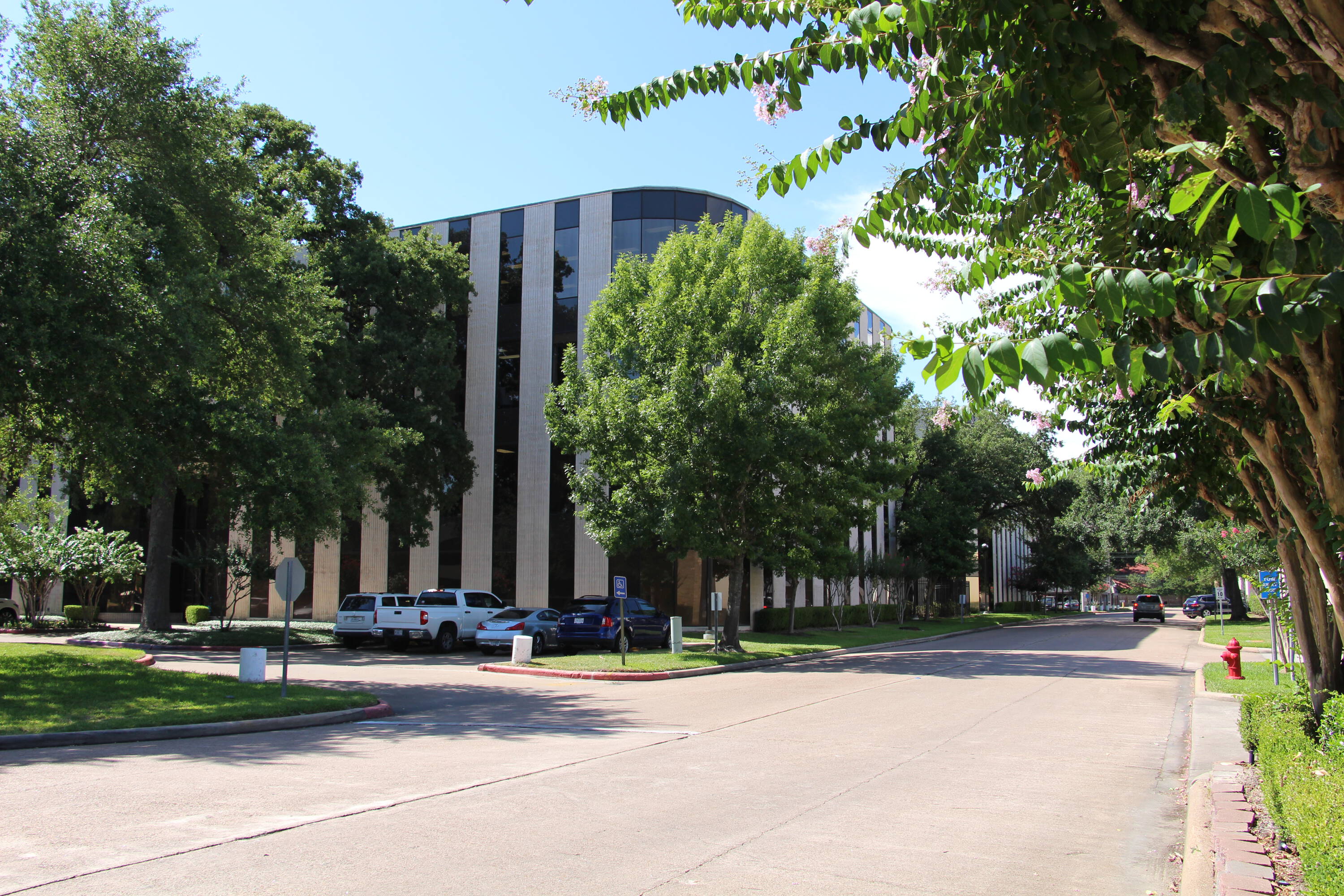 8435 Katy Fwy Houston Tx 77024 8584-8588 Katy Fwy, Houston, TX 77024 | Crexi.com