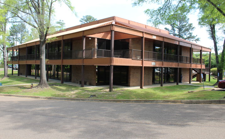 Pictures of Office property located at 200 Spring Lake Cove, Pearl, MS 39208 for lease - image #1