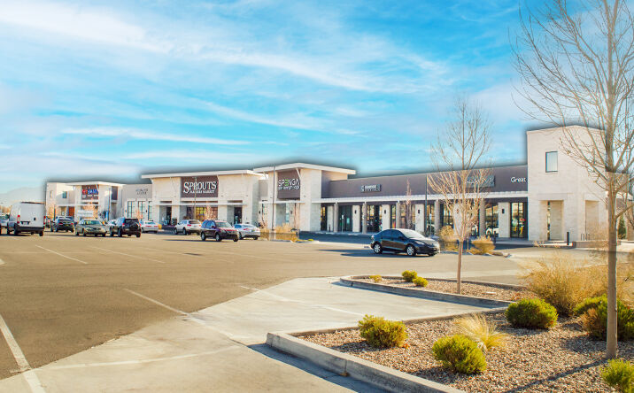 Pictures of Retail property located at 5600 Coors Blvd NW, Albuquerque, NM 87120 for lease - image #1