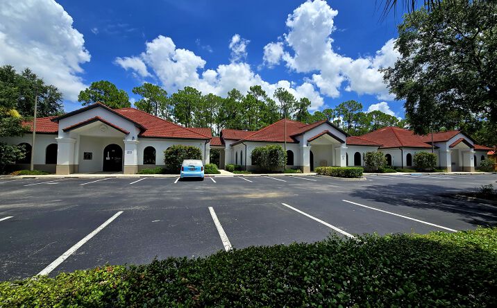 Pictures of Office property located at 2575 Northbrooke Plaza Dr, Naples, FL 34119 for lease - image #1