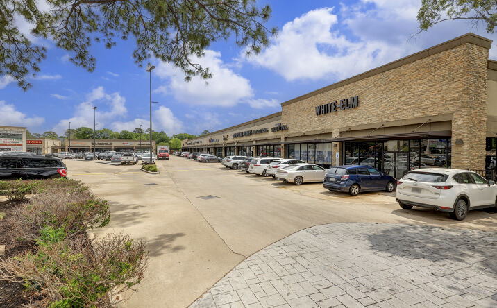 Pictures of Retail, Restaurant, Office property located at 14001 Memorial Dr, Houston, TX 77079 for lease - image #1