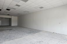 5748504