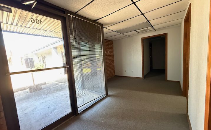 Pictures of Retail, Office property located at 927 N Flood Ave, Norman, OK 73069 for lease - image #1