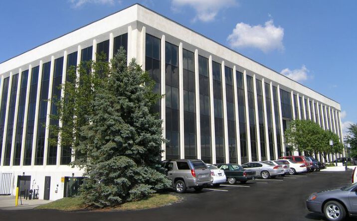 Pictures of Office property located at 10040 Regency Cir, Omaha, NE 68114 for lease - image #1