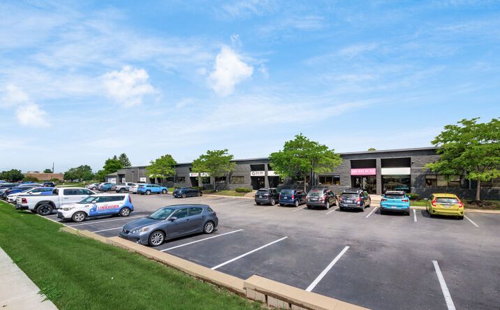 Pictures of Office, Industrial property located at 510 E Wilson Bridge Rd, Worthington, OH 43085 for lease - image #1