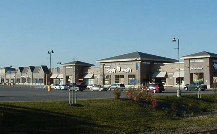 Pictures of Retail property located at 1280 Brown Street, Oconomowoc, WI 53066 for lease - image #1