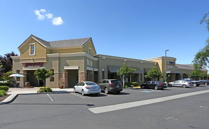 Pictures of Retail property located at 4025 - 4045 W. Figarden Drive, Fresno, CA 93722 for lease - image #1