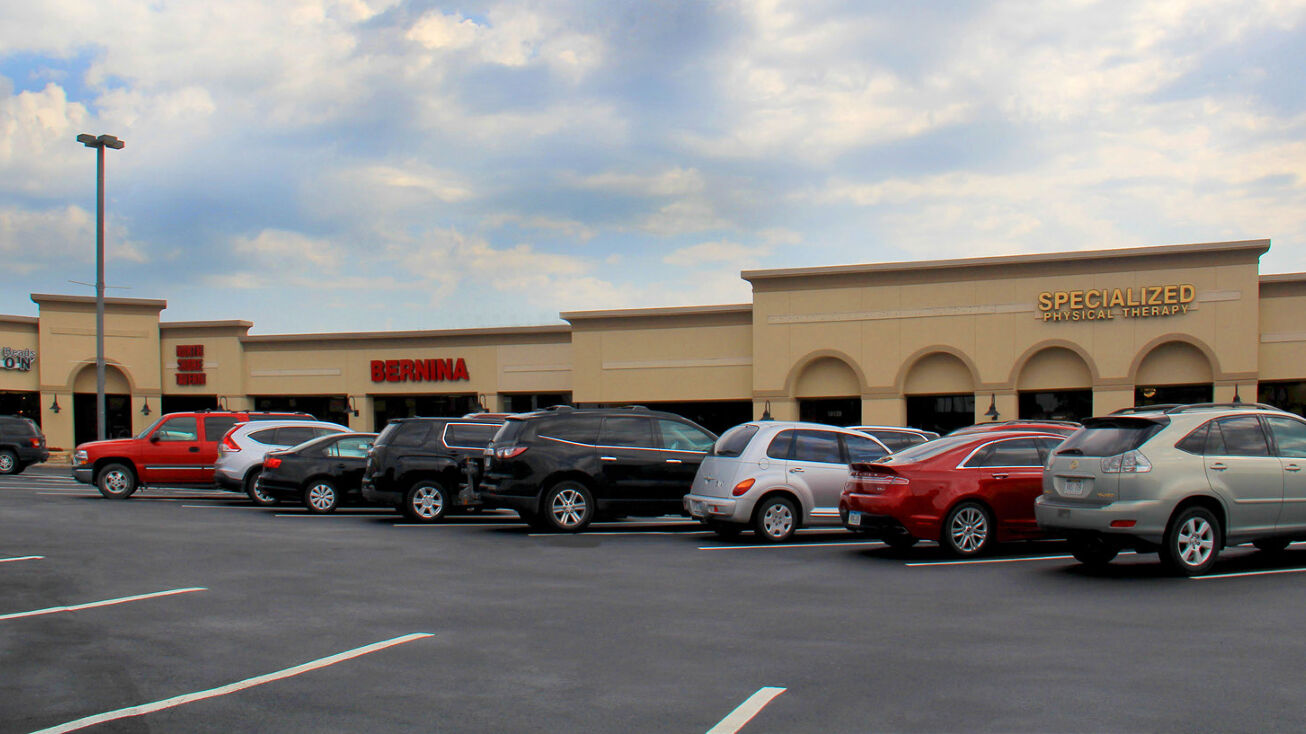 10120 Maple St, Omaha, NE 68134