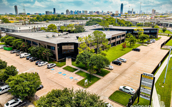 Pictures of Office property located at 6220 Westpark Dr, Houston, TX 77057 for lease - image #1