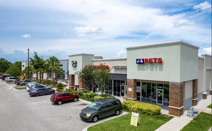 Pictures of Retail property located at 425 Avalon Park Blvd, Orlando, FL 32828 for lease - image #1