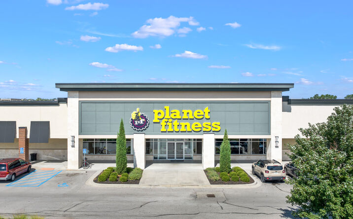 Pictures of Retail, Restaurant property located at 100-172 Cedar Tree Square, Belton, MO 64012 for lease - image #1