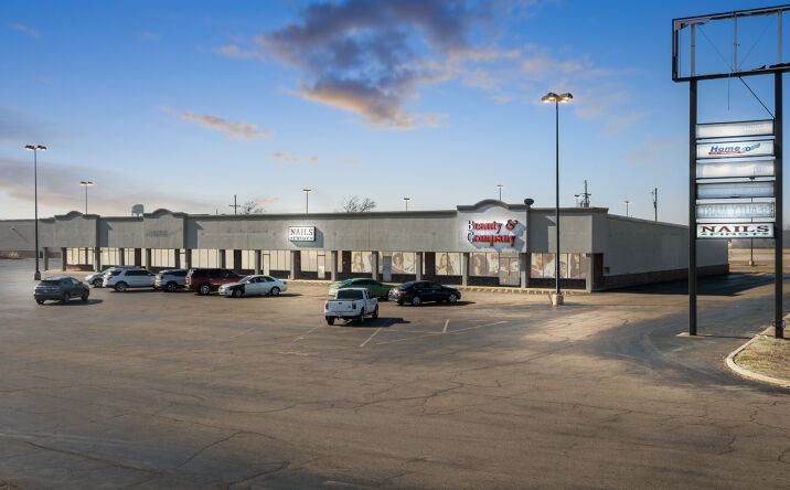 Pictures of Retail property located at 860 S State St, Clarksdale, MS 38614 for lease - image #1