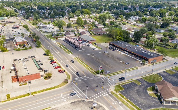 Pictures of Retail property located at 1555 Covington Ave, Piqua, OH 45356 for lease - image #1