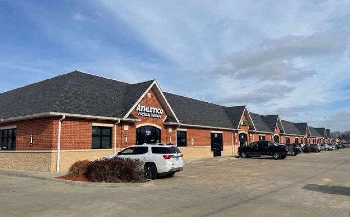 Pictures of Office property located at 900 E Walnut St, Carbondale, IL 62901 for lease - image #1