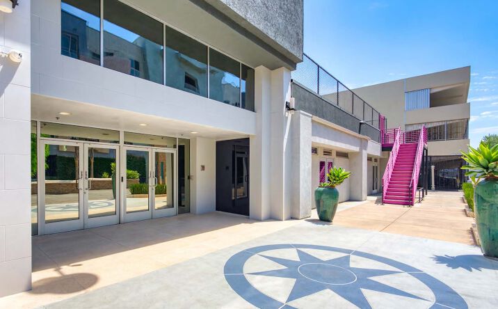 Pictures of Office property located at 6842 Van Nuys Blvd, Van Nuys, CA 91405 for lease - image #1