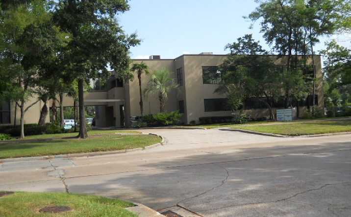 Pictures of Office property located at 1801 Kingwood Dr, Houston, TX 77339 for lease - image #1