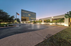 1831301