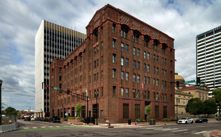 Pictures of Office property located at 205 W Jefferson Boulevard, South Bend, IN 46601 for lease - image #1