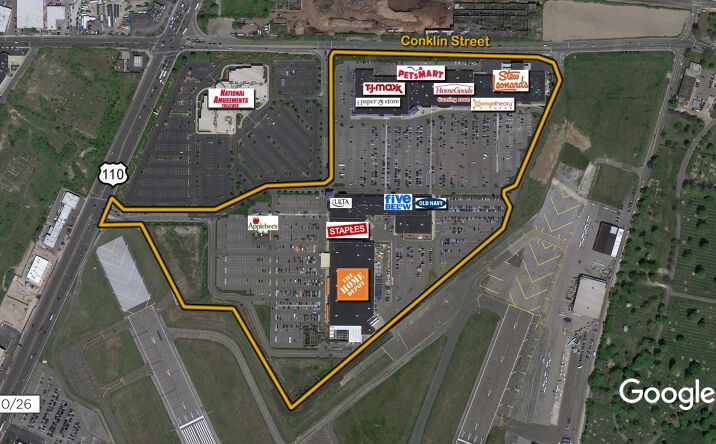 Pictures of Retail, Office property located at 202 Airport Plaza, Farmingdale, NY 11735 for lease - image #1
