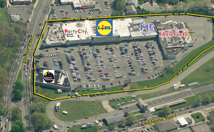 Pictures of Retail property located at Merrick Rd. & Chernucha Ave, Merrick, NY 11566 for sales - image #1