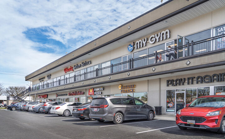 Pictures of Retail, Restaurant property located at 2080 York Rd, Timonium, MD 21093 for lease - image #1