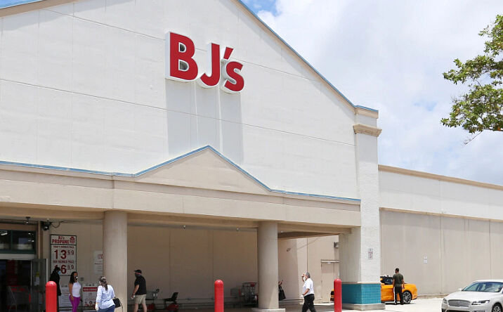 Pictures of Retail, Land property located at 3401 Oakwood Boulevard, Hollywood, FL 33020 for lease - image #1