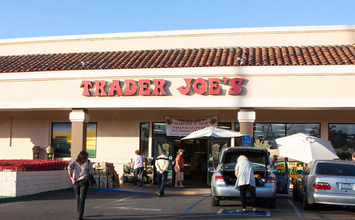 Pictures of Retail, Restaurant property located at 2570 Vista Way ste T, Oceanside, CA 92054 for lease - image #1