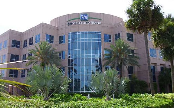 Pictures of Office property located at 13350 Metro Pkwy, Fort Myers, FL 33966 for lease - image #1