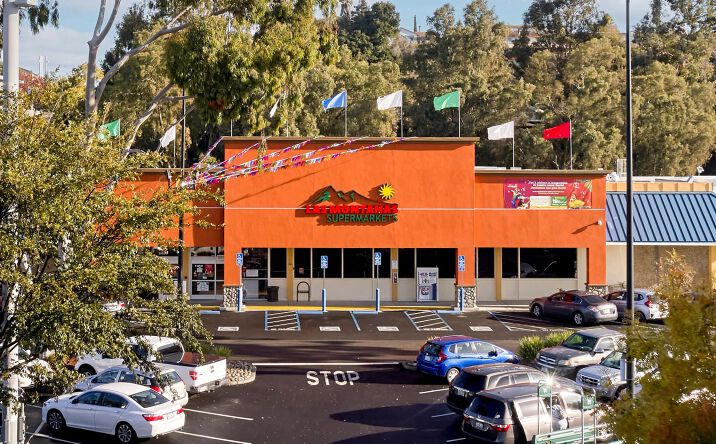 Pictures of Retail property located at 20882 Mission Blvd, Hayward, CA 94541 for lease - image #1