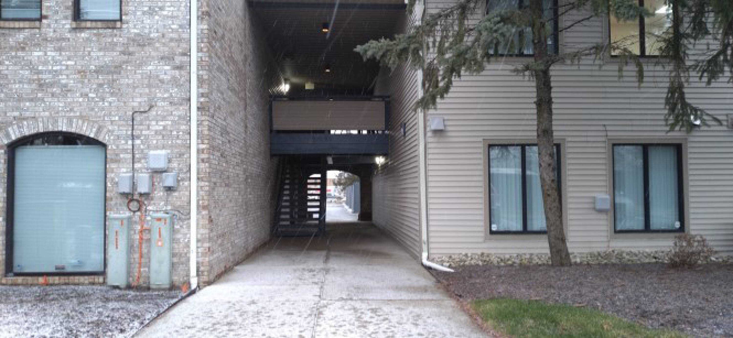 4889 Sinclair Rd, Columbus, OH 43229