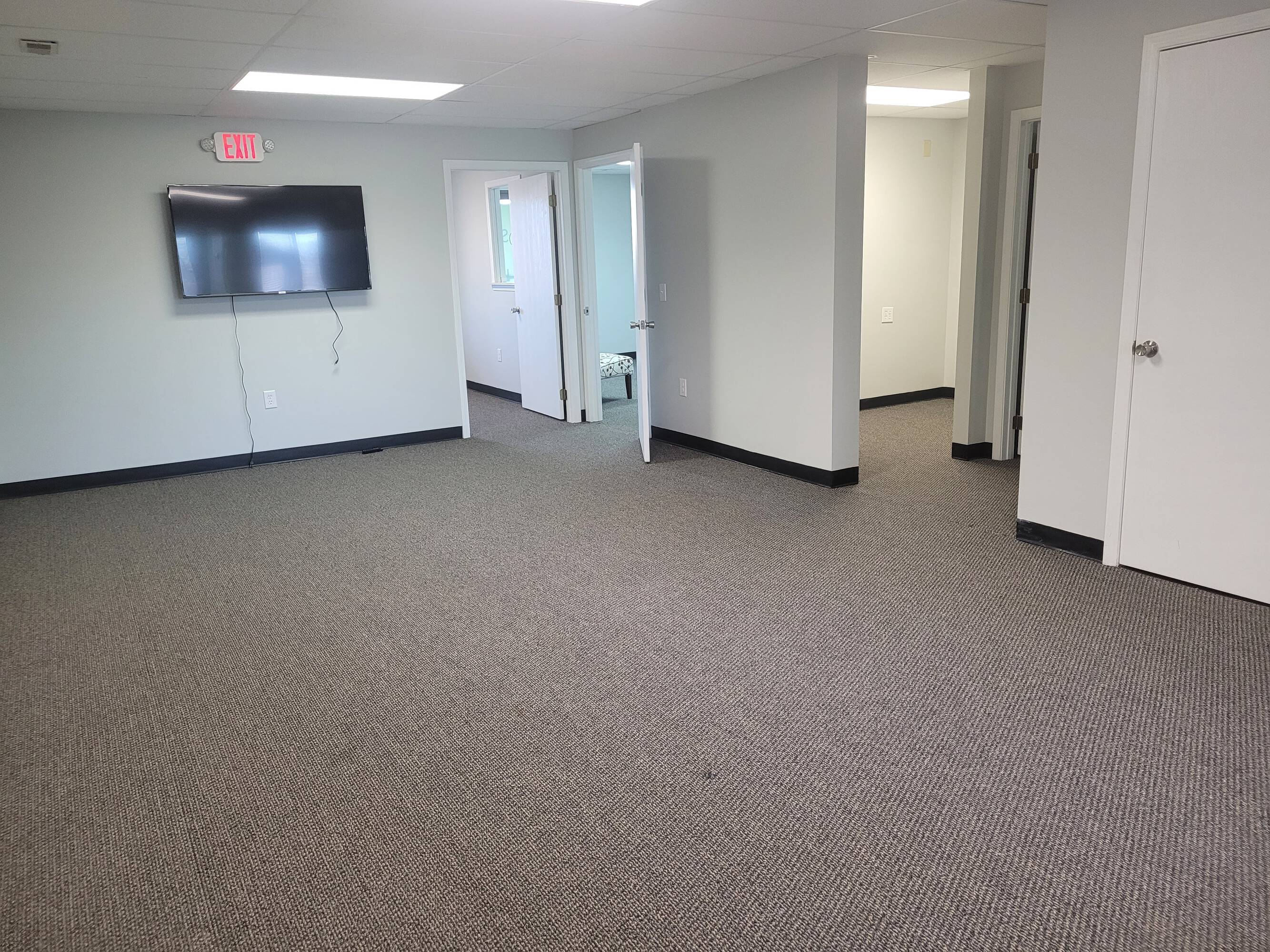 4889 Sinclair Rd, Columbus, OH 43229