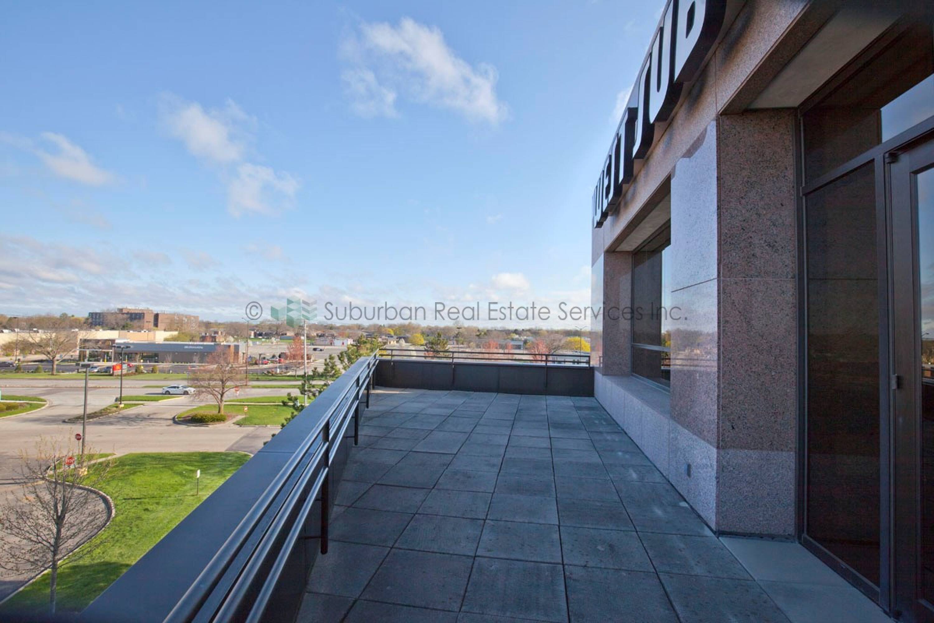 2000 W Galena Blvd, Aurora, IL 60506