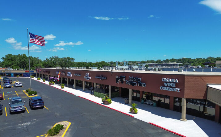 Pictures of Retail property located at 615 N 114th St, Omaha, NE 68154 for lease - image #1