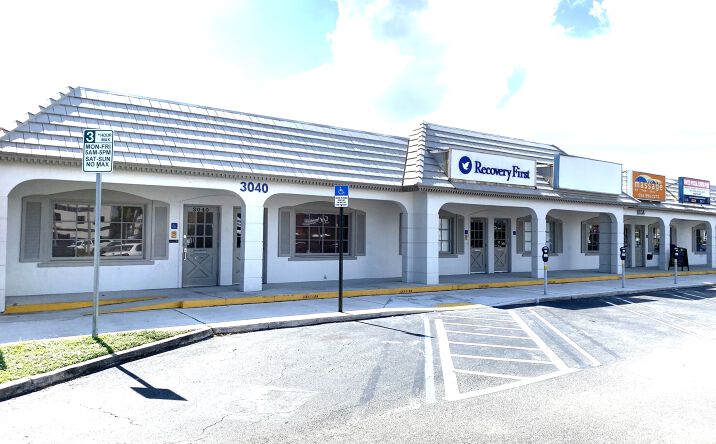 Pictures of Retail, Office property located at 3040 E Commercial Blvd, Fort Lauderdale, FL 33308 for lease - image #1