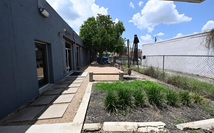 Pictures of Office property located at 1700 N Main Ave, San Antonio, TX 78212 for lease - image #1