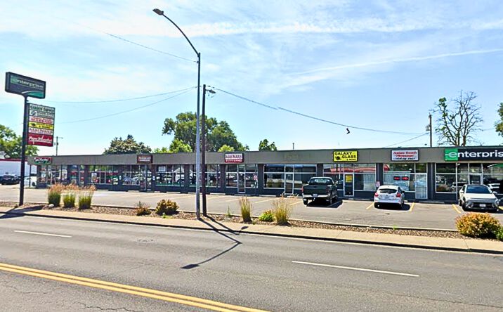 Pictures of Retail property located at 1500 E Francis Ave, Spokane, WA 99208 for lease - image #1