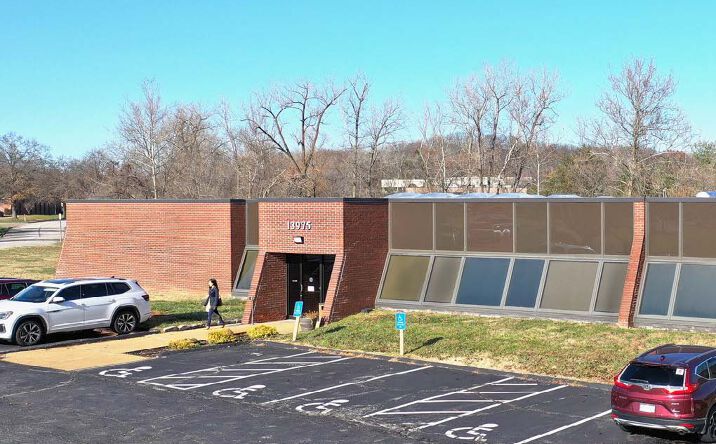 Pictures of Office property located at 13975 Manchester Road, Manchester, MO 63011 for lease - image #1