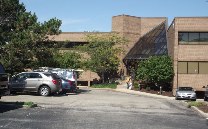 Pictures of Office property located at 77 Elmwood Dr, Dayton, OH 45459 for lease - image #1